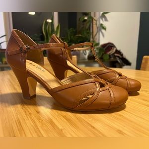 ModCloth/Chelsea Crew T-Strap Heels